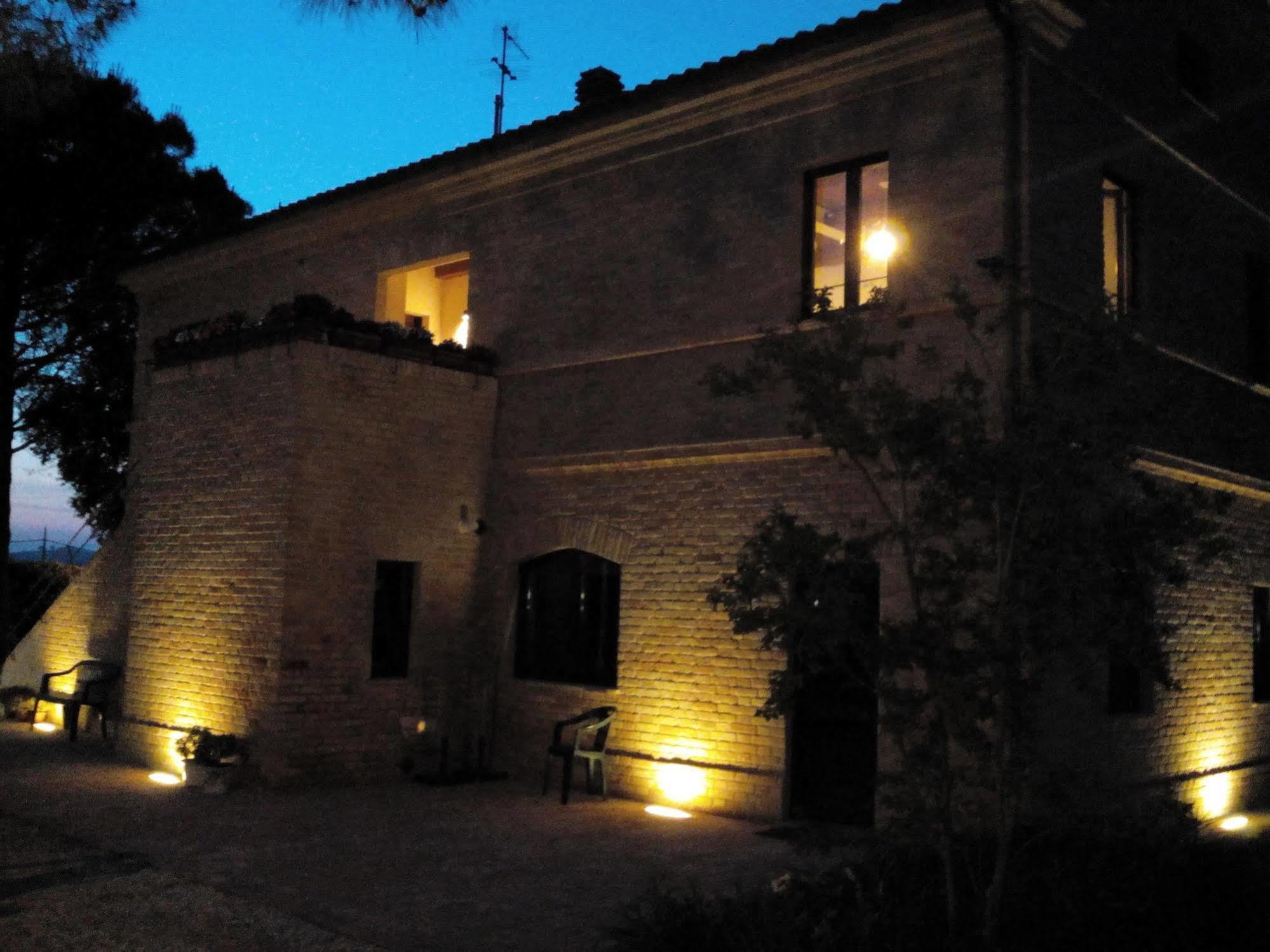 Maison d'hôtes Agriturismo La Fonte Di San Girio à Potenza Picena Extérieur photo
